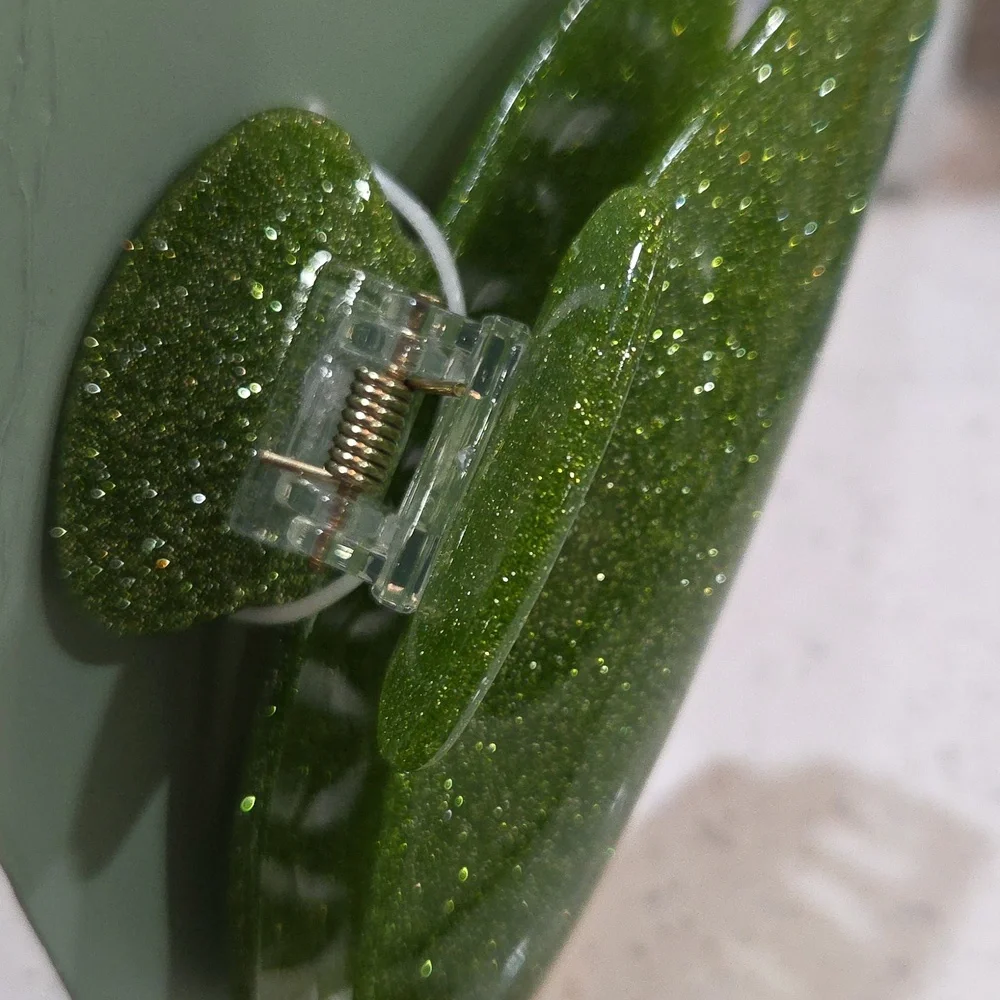 Kitsch sparkling green