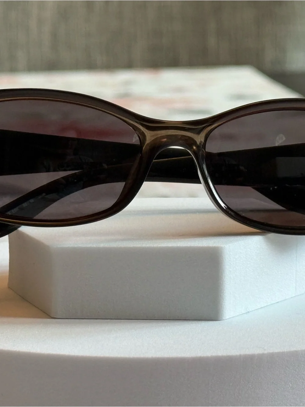 Gucci 2456/S in excellent condition, comes with case and cert. card