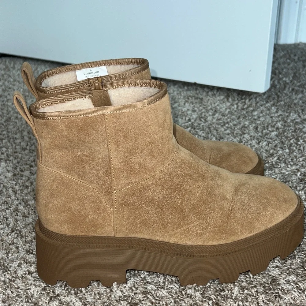 Universal Thread wedge sherpa home