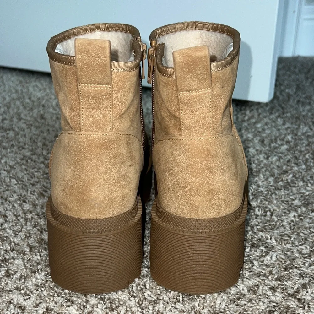 Universal Thread weather sturdy