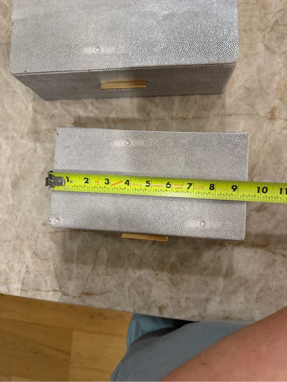 N/A elegant gray