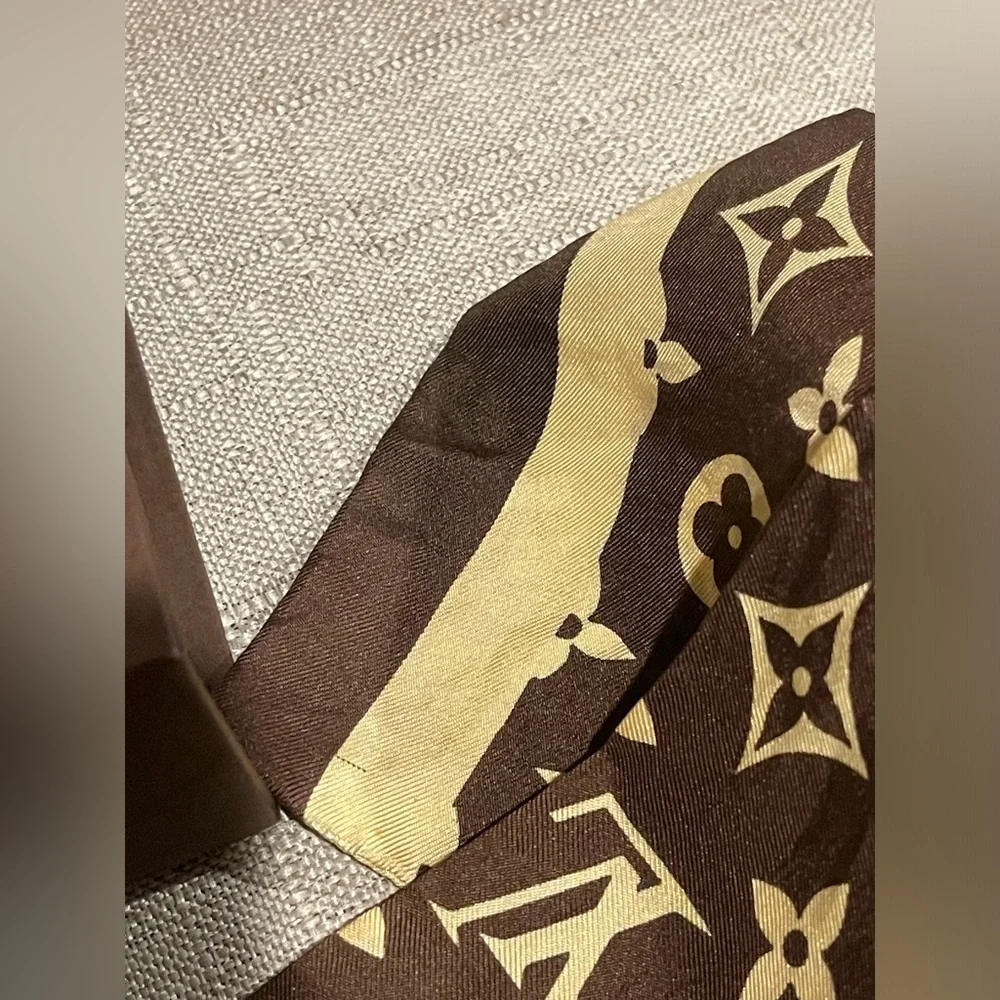 Authentic Louis Vuitton monogram silk bandeau scarf