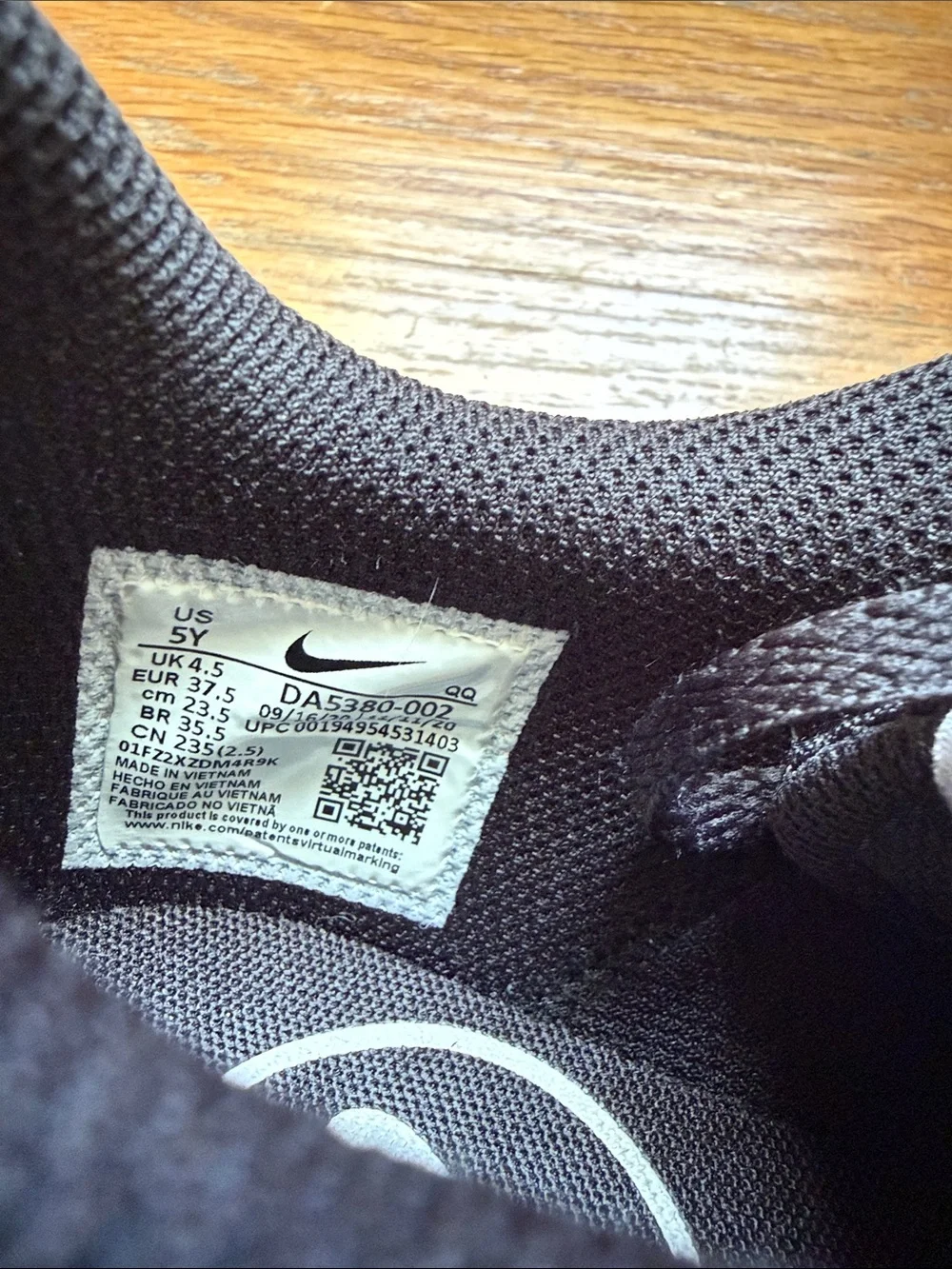 Nike youth low