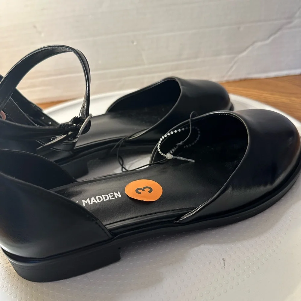 Steve Madden brand new