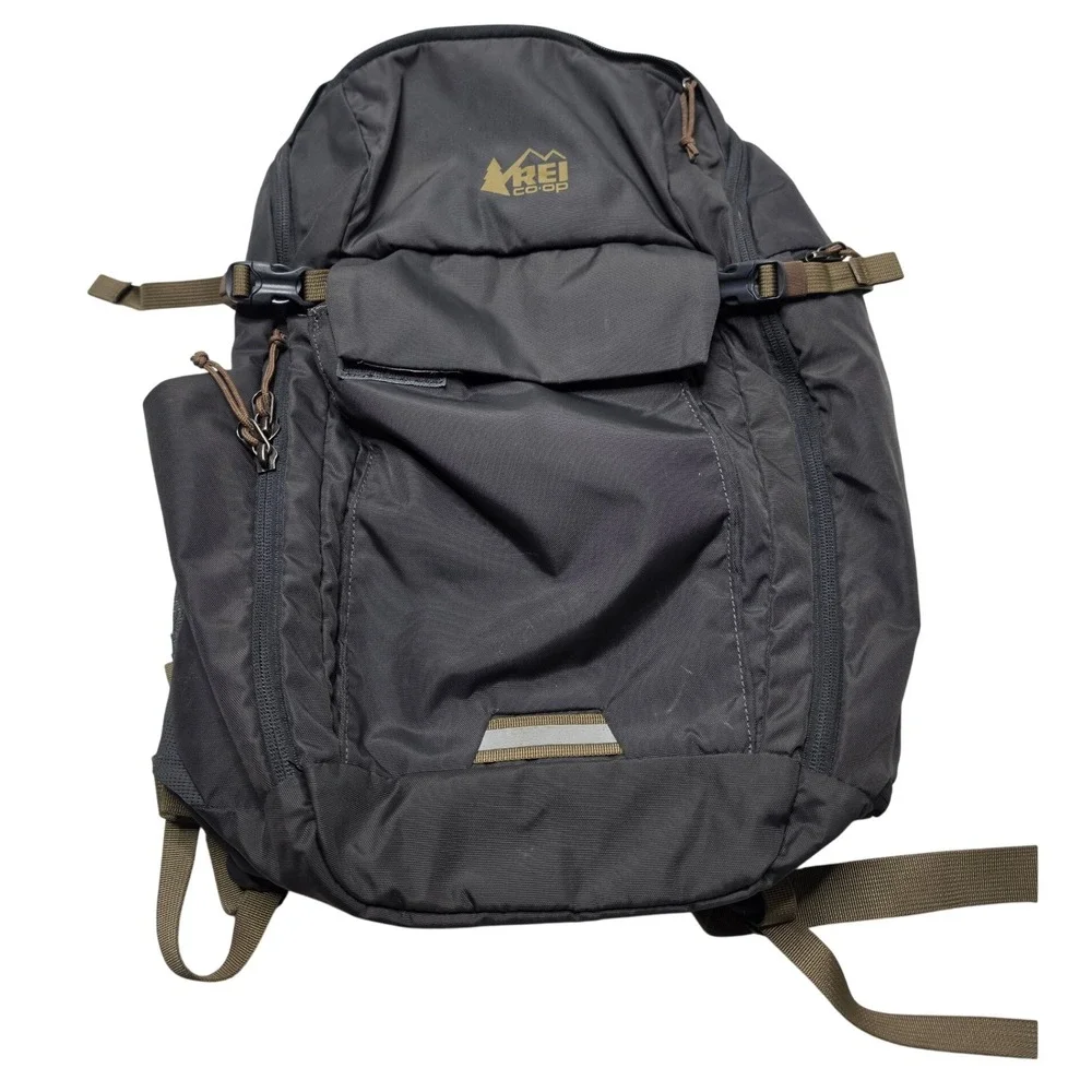 REI Co-op Rucksack Daypack Charcoal Gray Hiking Backpack Padded Straps