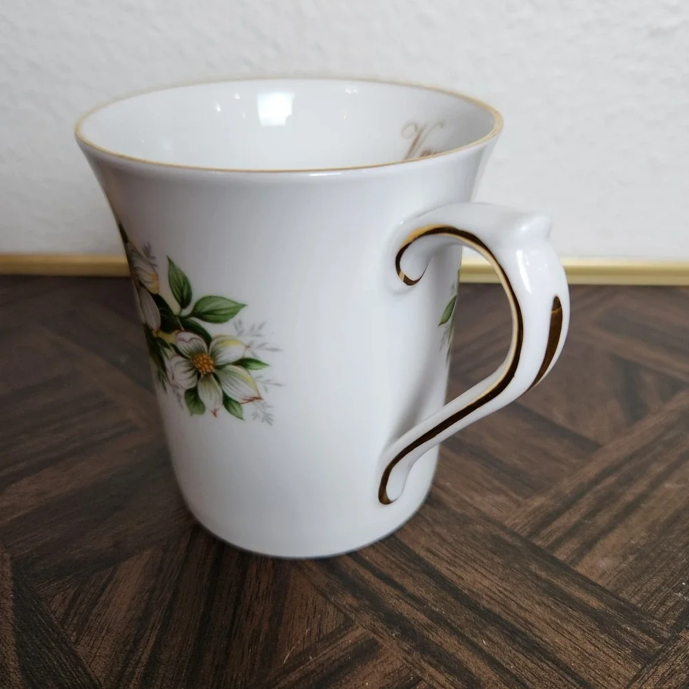 N/A cracks mug queens
