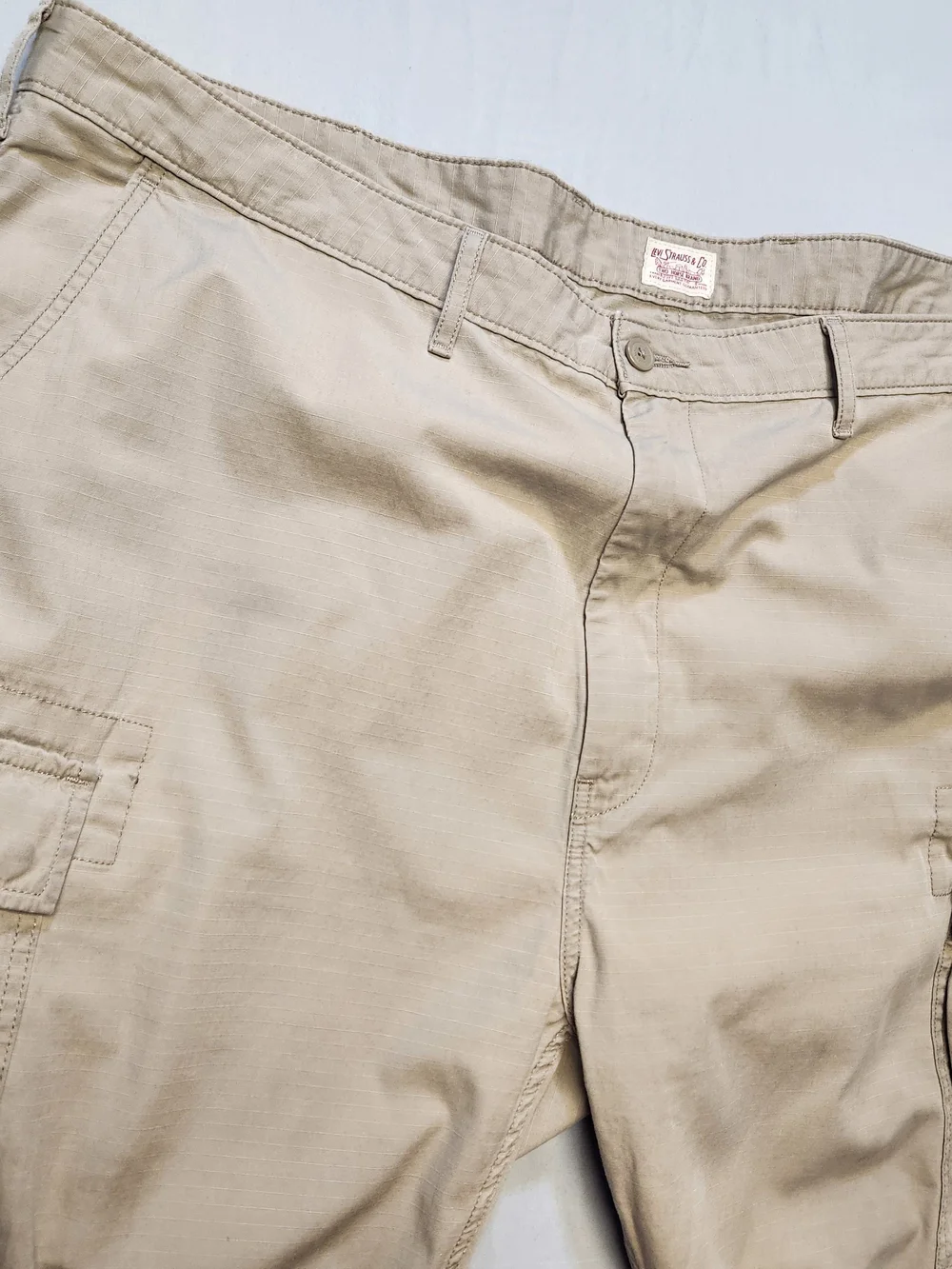 Levi's Cargo Shorts Size 48 Beige Tan Khaki 100% Cotton Hiking Outdoor Gorpcore