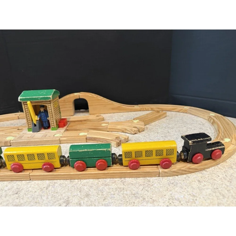 Huge Thomas Wooden Railway Lot 30+ Trains Track Bridges Station Tunnel Gullane T