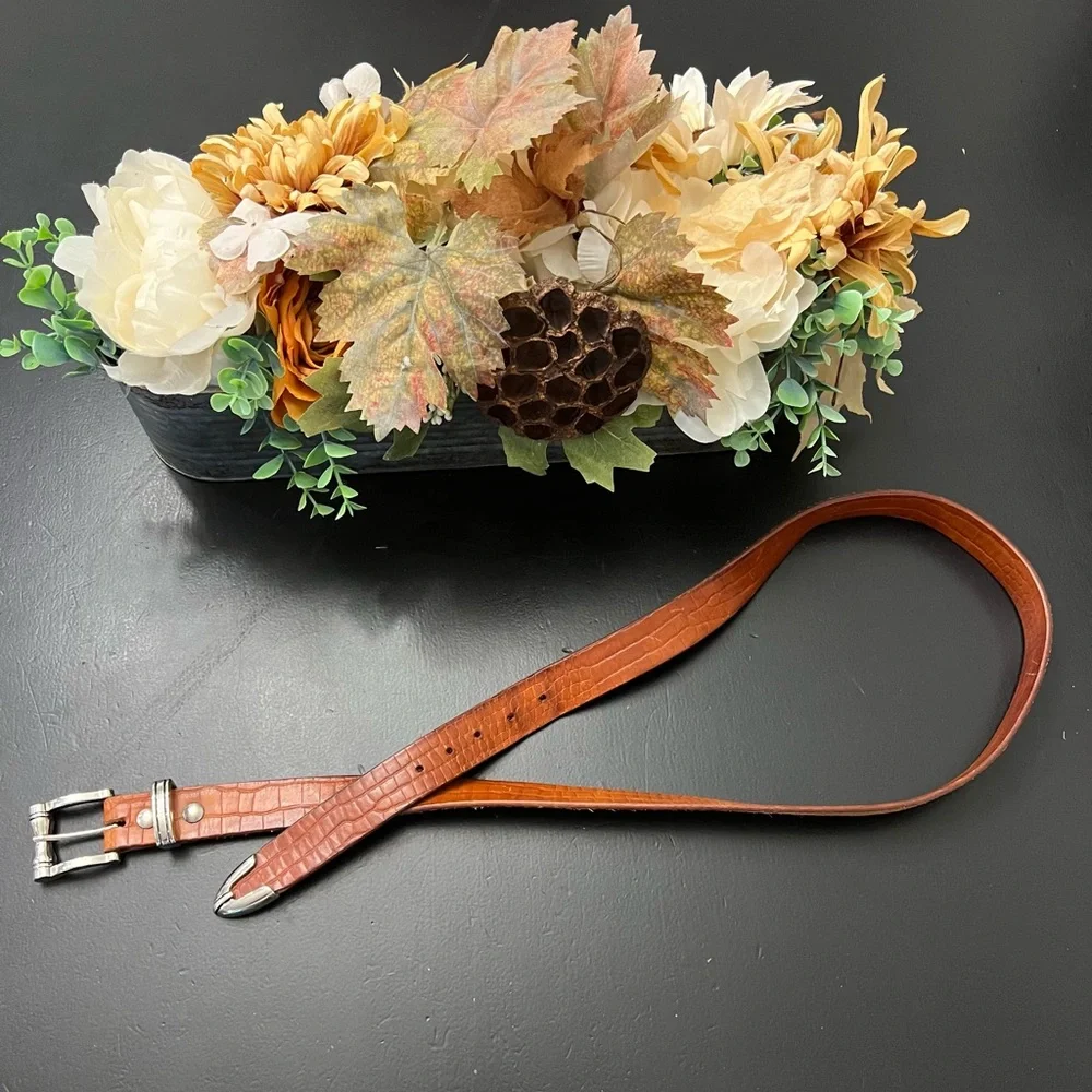 Vintage Tan‎ Leather Alligator Pattern Silver Tone Buckled Belt Sz XL 40-42