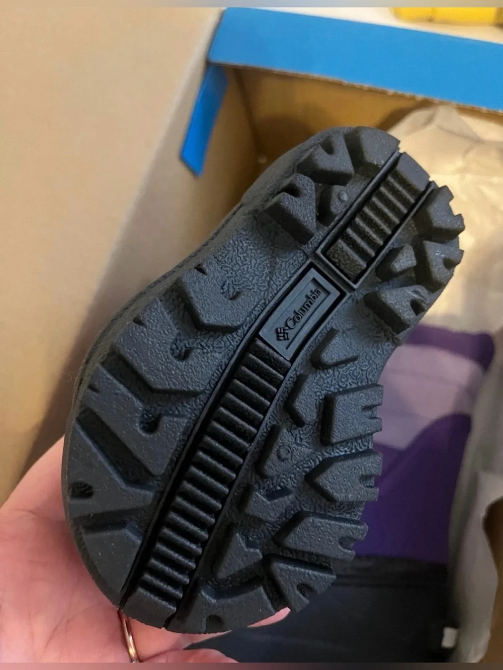 Columbia size 4c
