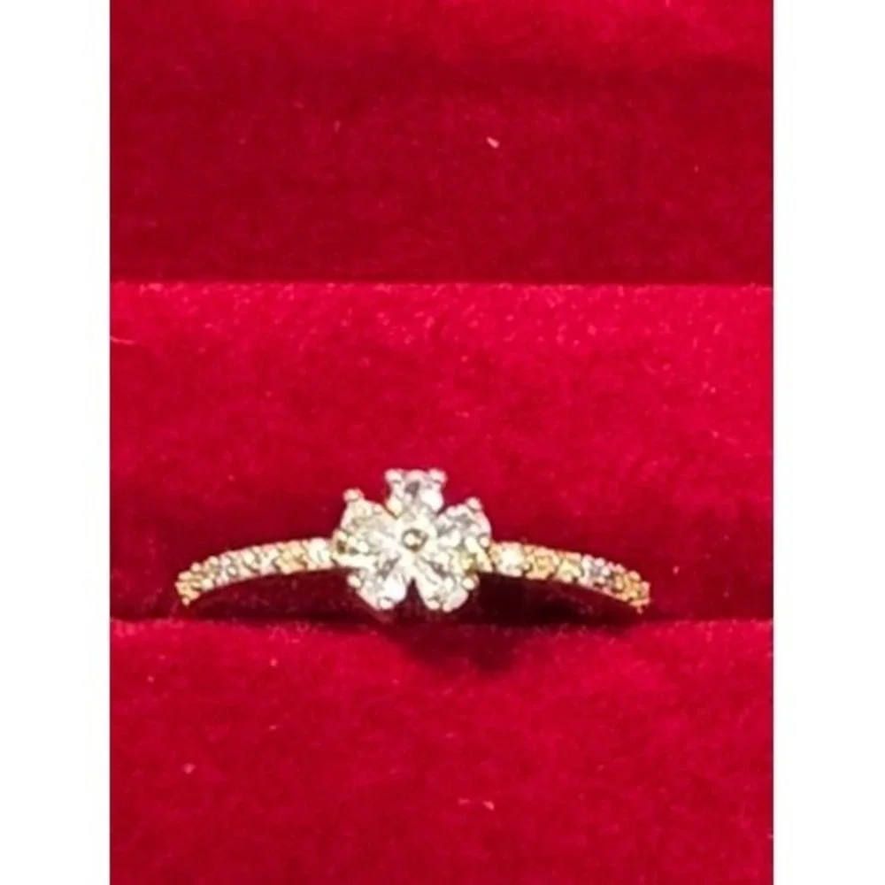 Gold Tone Floral Flower Clear Stone Pavé Band Ring Size 6.5‎ with Red Gift Box
