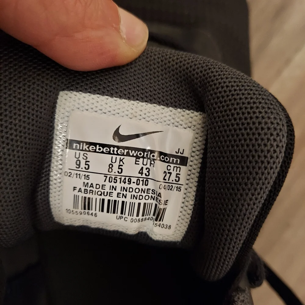 Nike air max tavas in triple black