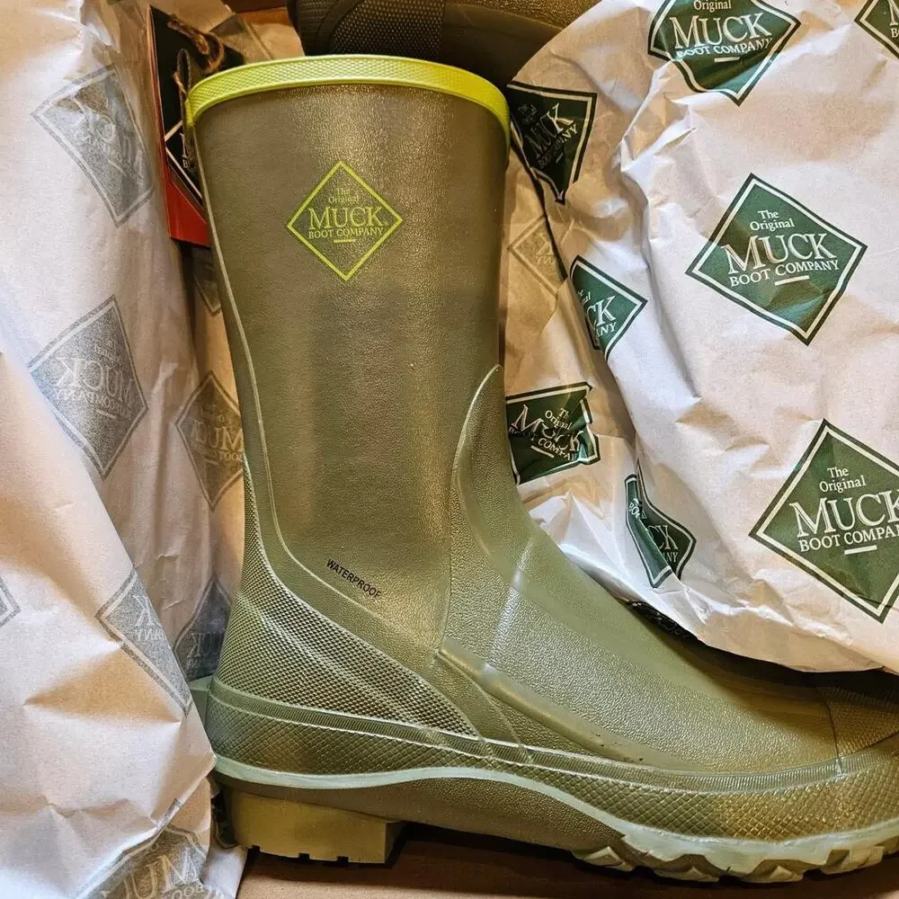 SZ 14 Muck boots green waterproof rubber