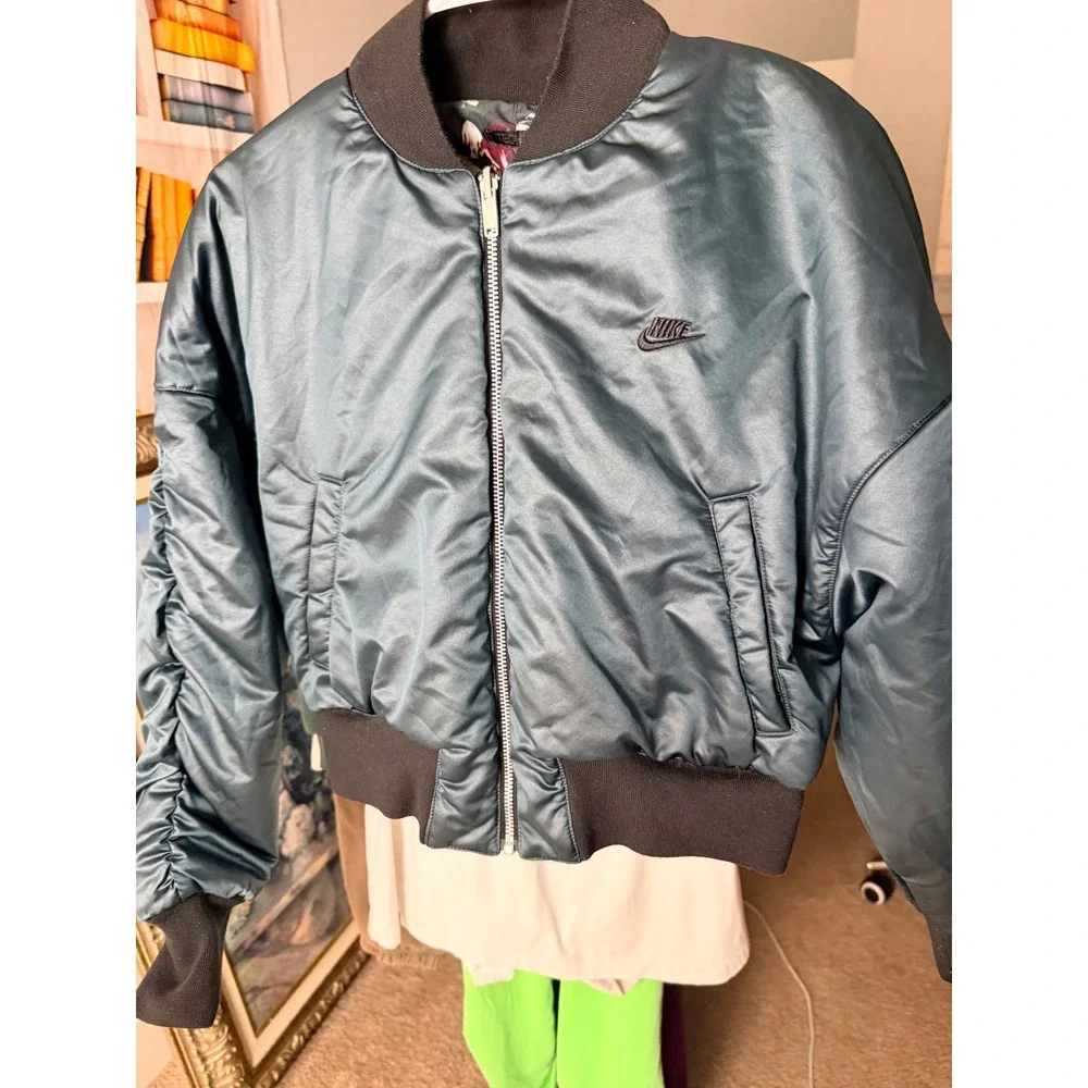 Nike this reversible