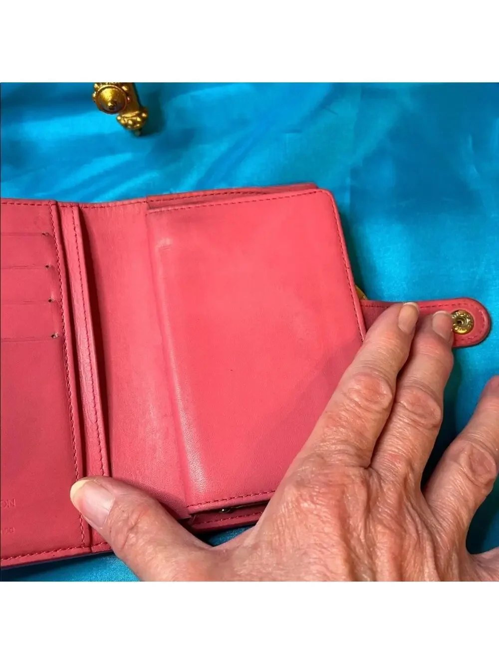 Louis Vuitton cards tone
