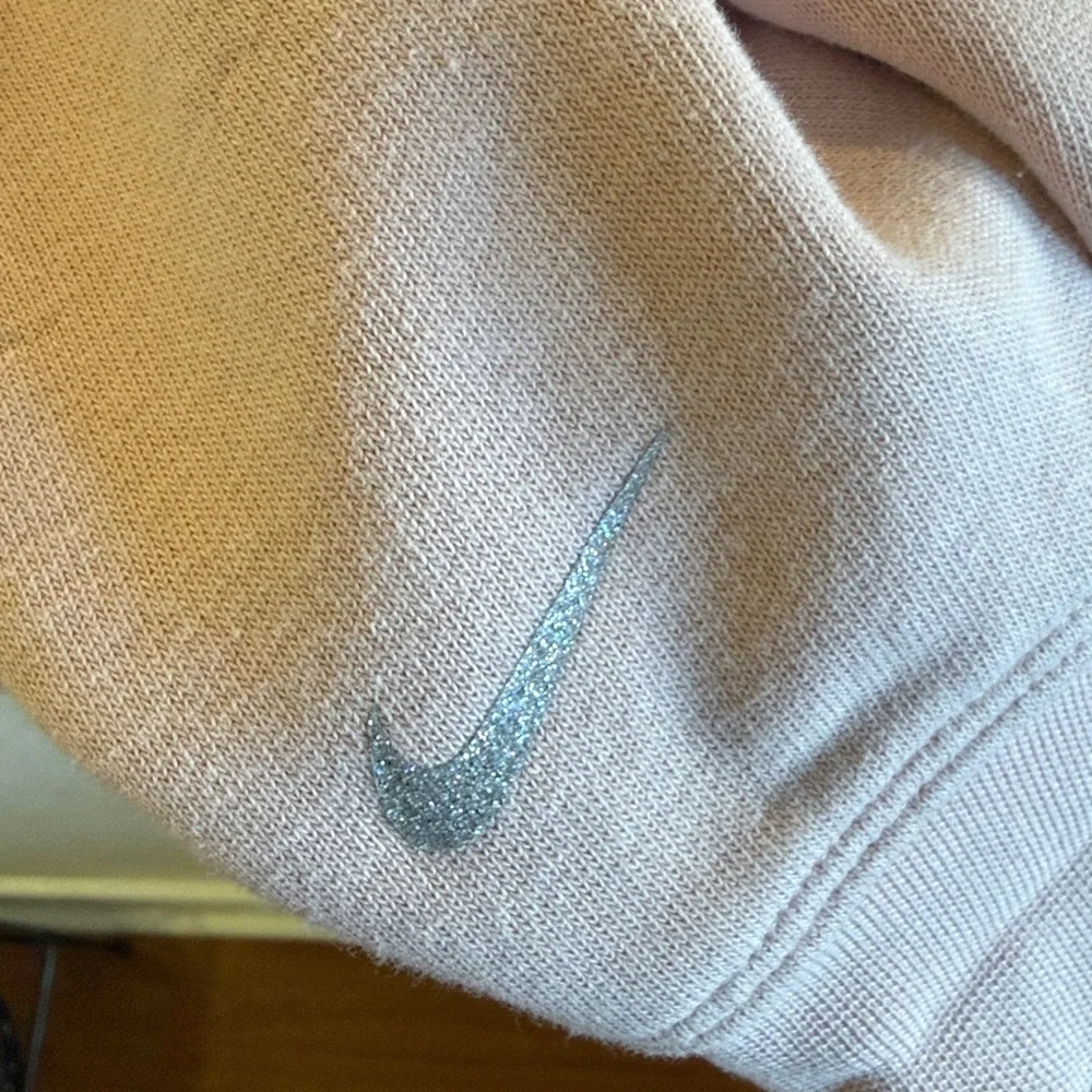 Nike euc women