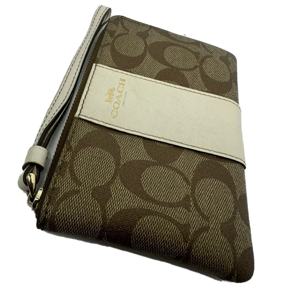 Coach stylish wristlet
