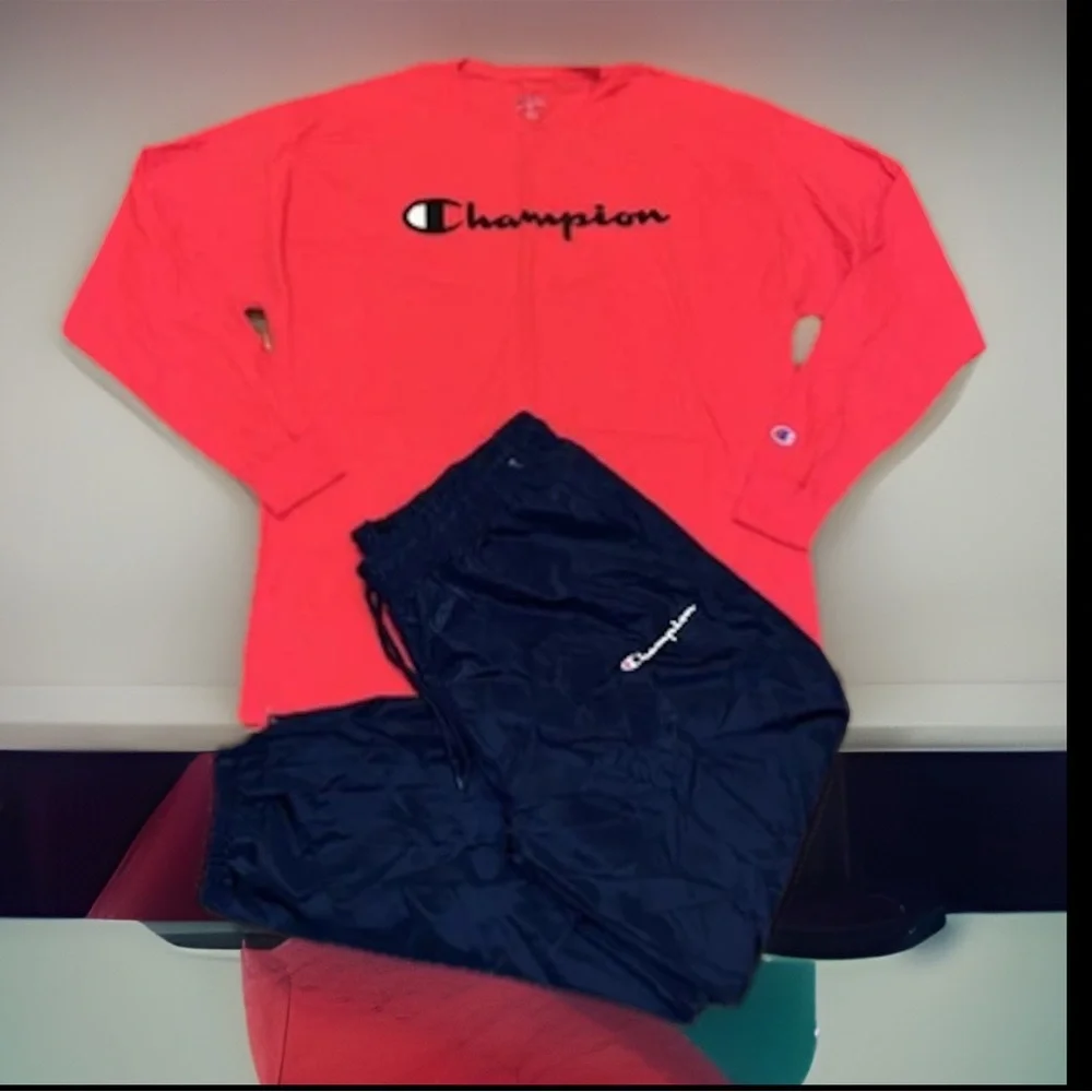 CHAMPION OUTFIT Red Crew Neck LS Top & Blue Windbreaker W/Pocket Zip Cuff Jogger