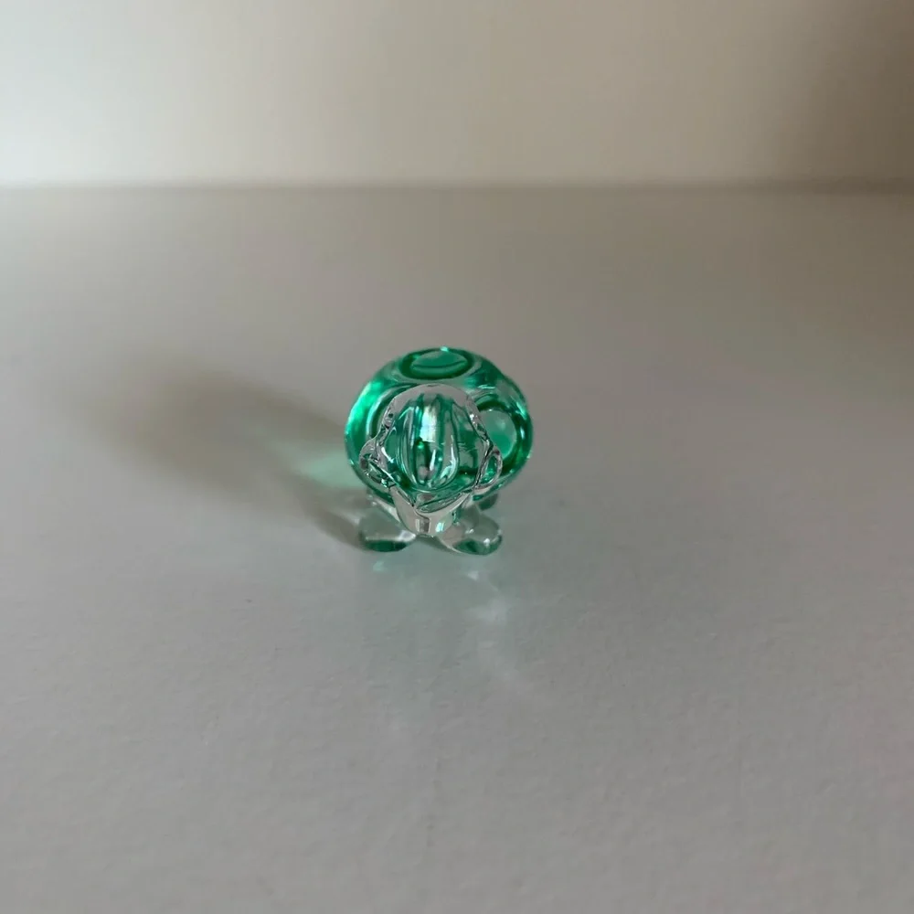 N/A small glass