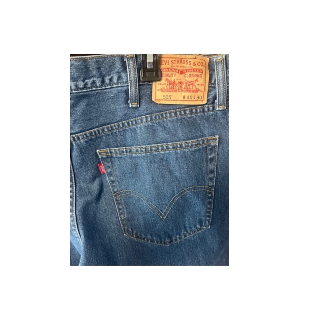 Levis medium wash