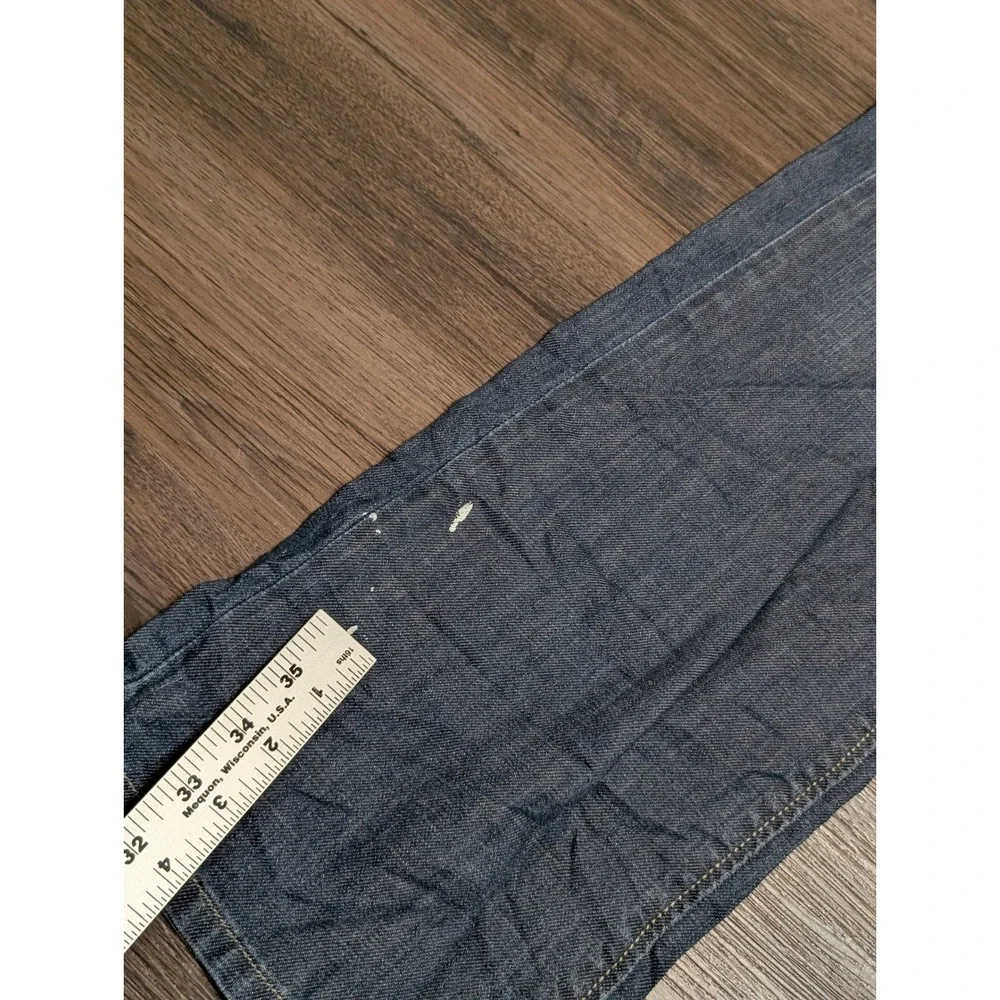 Levis minor white