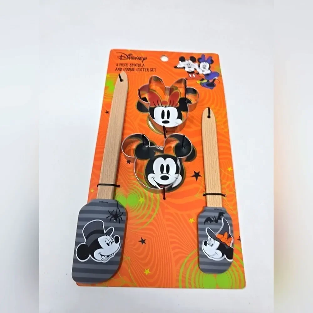 New! Disney Mickey & Minnie Halloween 4 Pc Spatula & Cookie Cutter Set