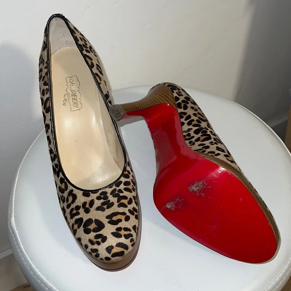 oh…DEER! Slightly used leopard red heel pumps US6.5