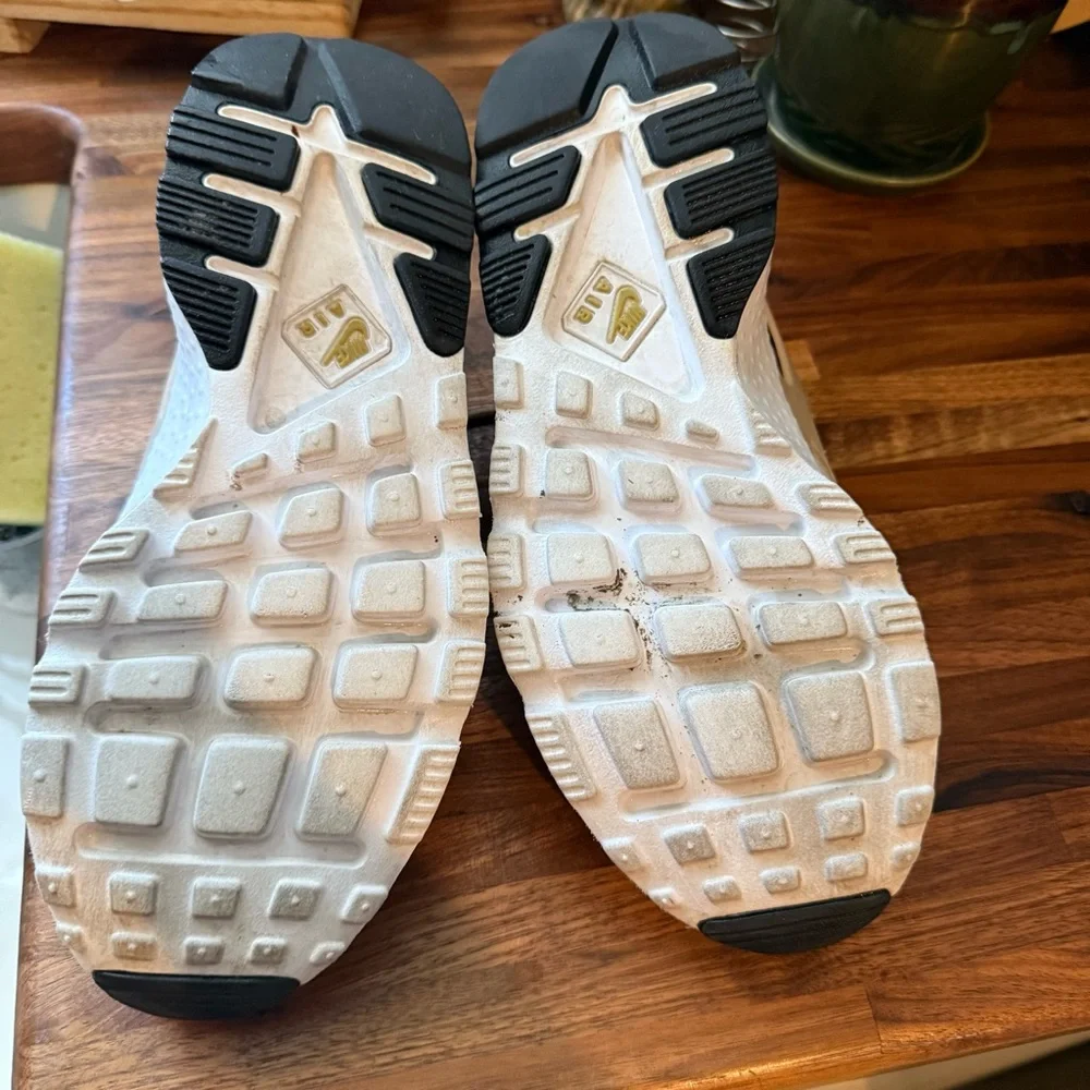 Nike huaraches size