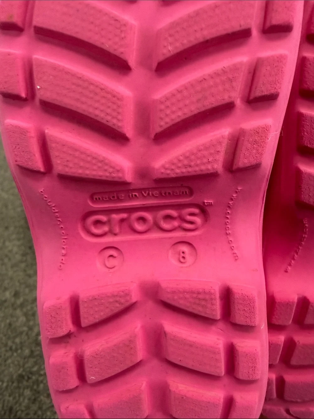 CROCS pull handles