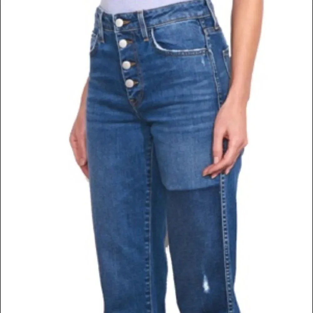 Sundry straight leg