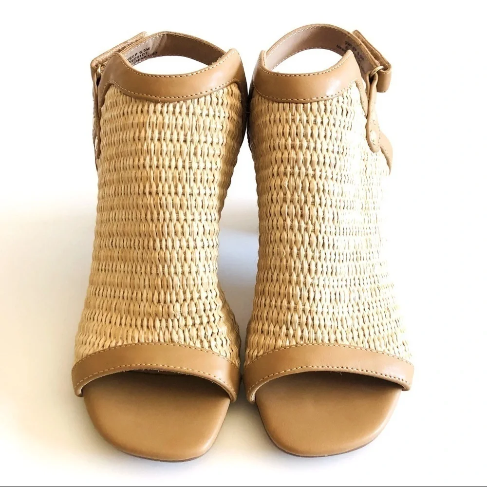 Steve Madden steven by