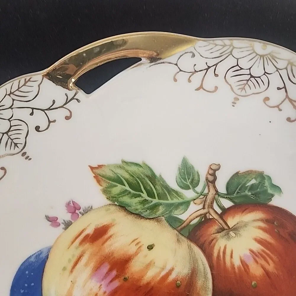 Unmarked dish fruit