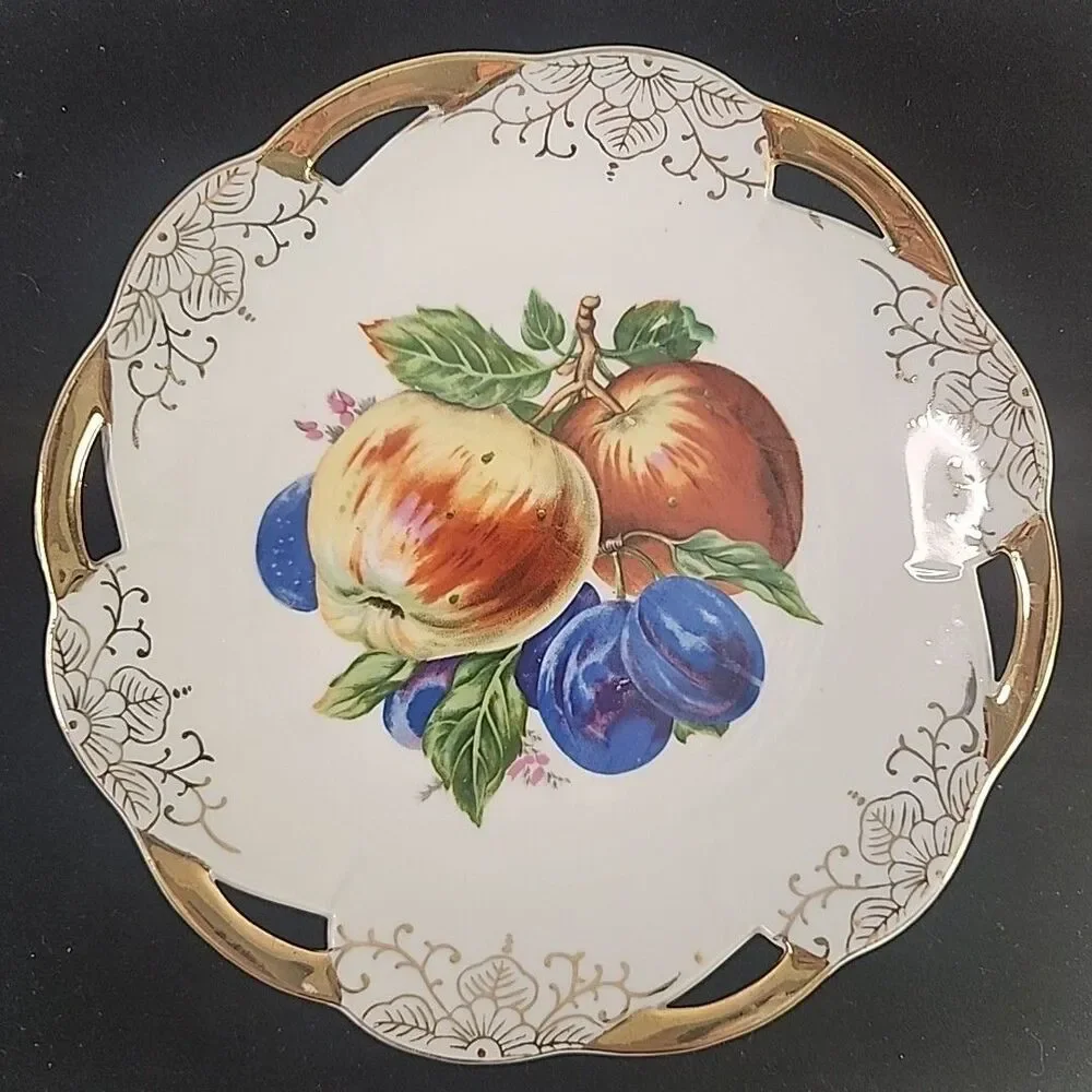 Unmarked dish fruit