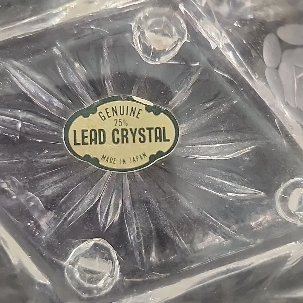Unmarked ashtray molded