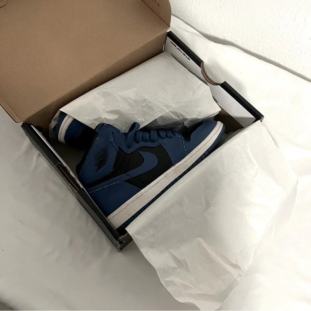 Jordan Air 1 Retro High OG (PS) 13c ‘Dark Marina Blue' Blk/Wht AQ2665-404 EUC