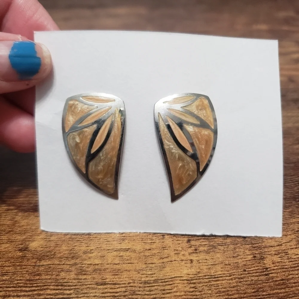 N/A silver tone