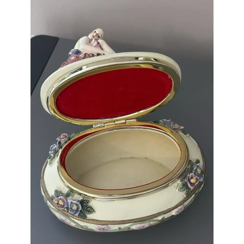 Unbranded charming vintage
