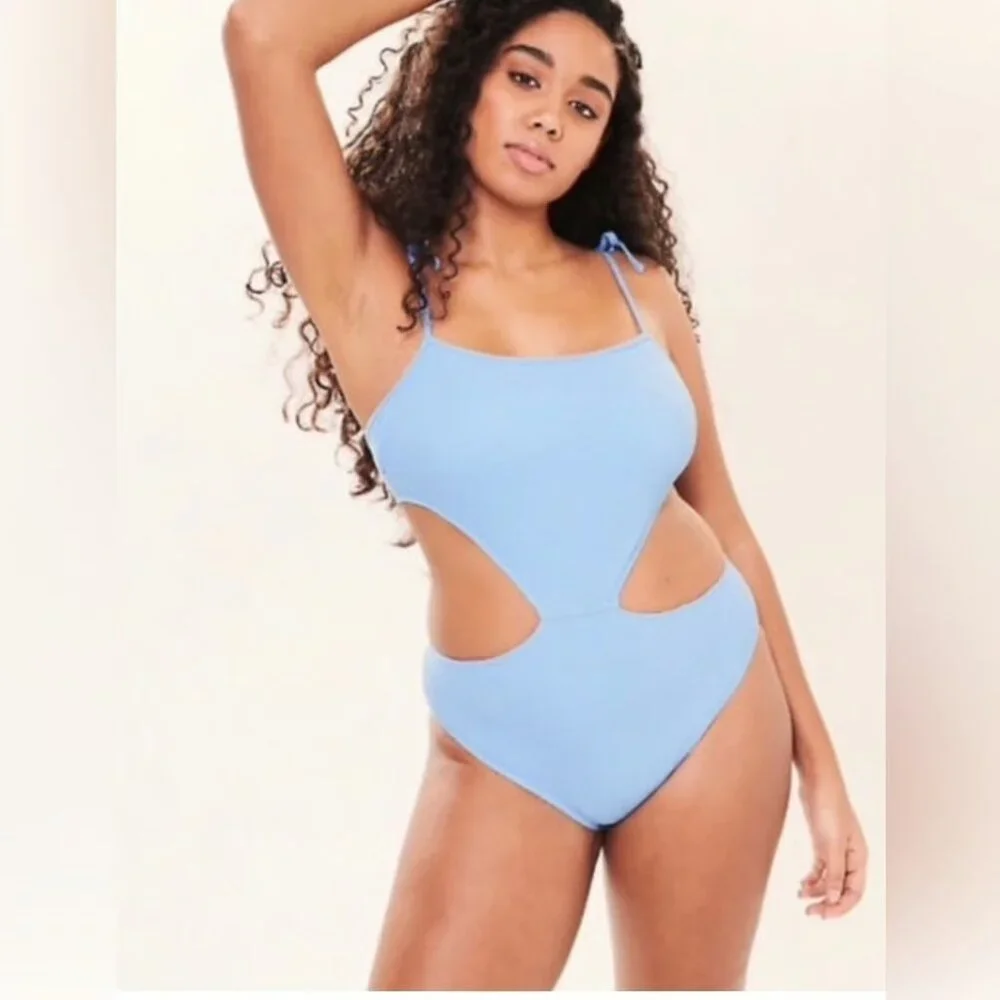 Abercrombie & Fitch  beachy feminine photos