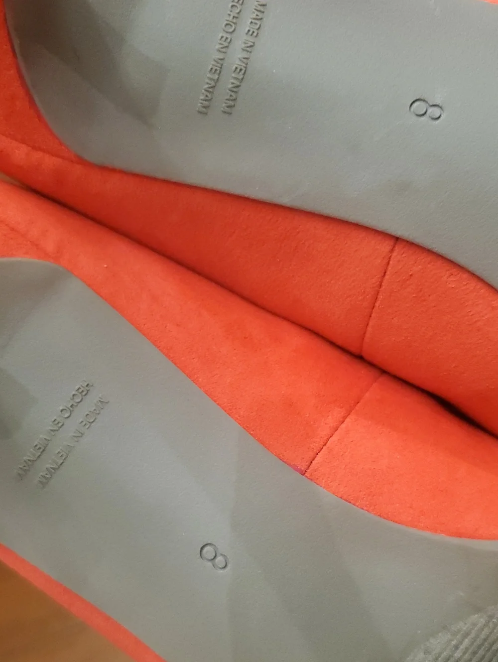 Old Navy tomato red