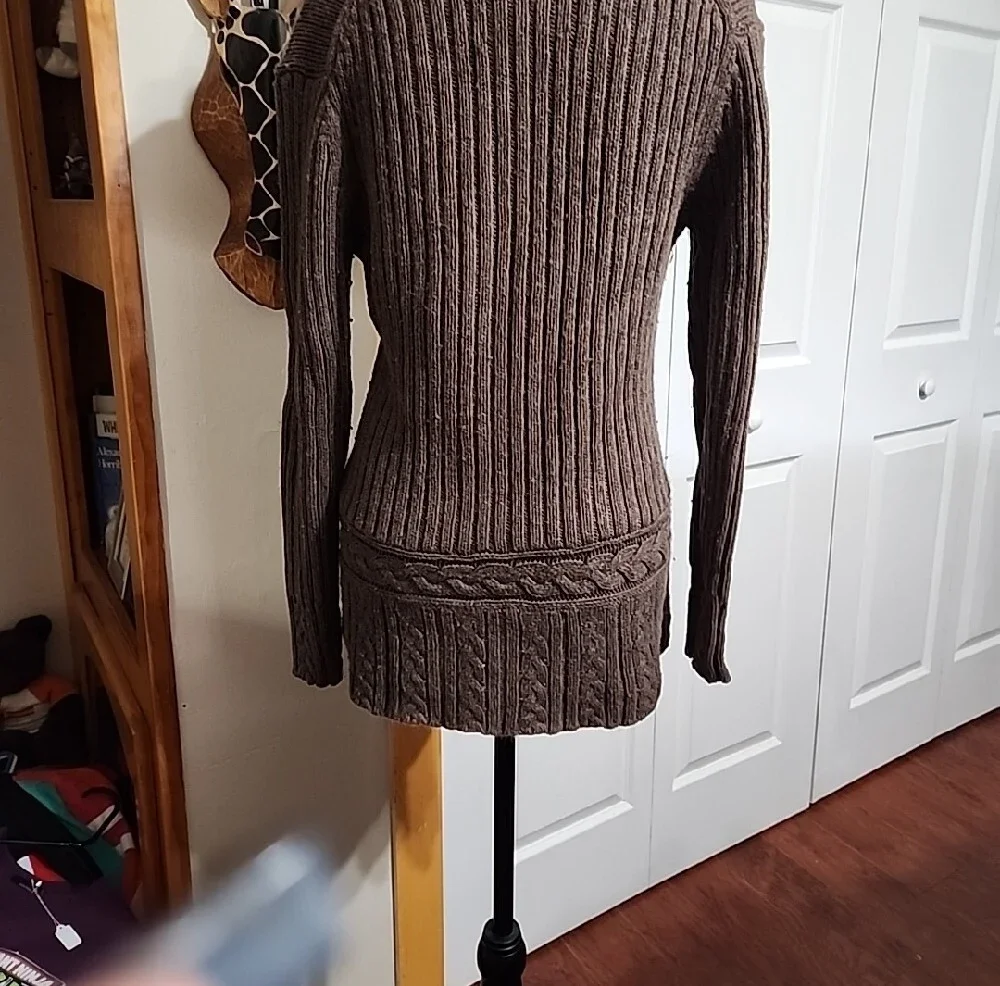 Old Navy waist sweater neckline