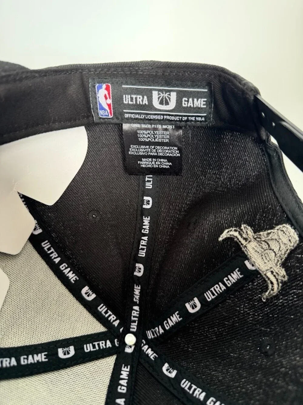 Ultra Game NBA Chicago Bulls Blackout Twill Snapback Hat Cap VGMC046F NWT OSFM
