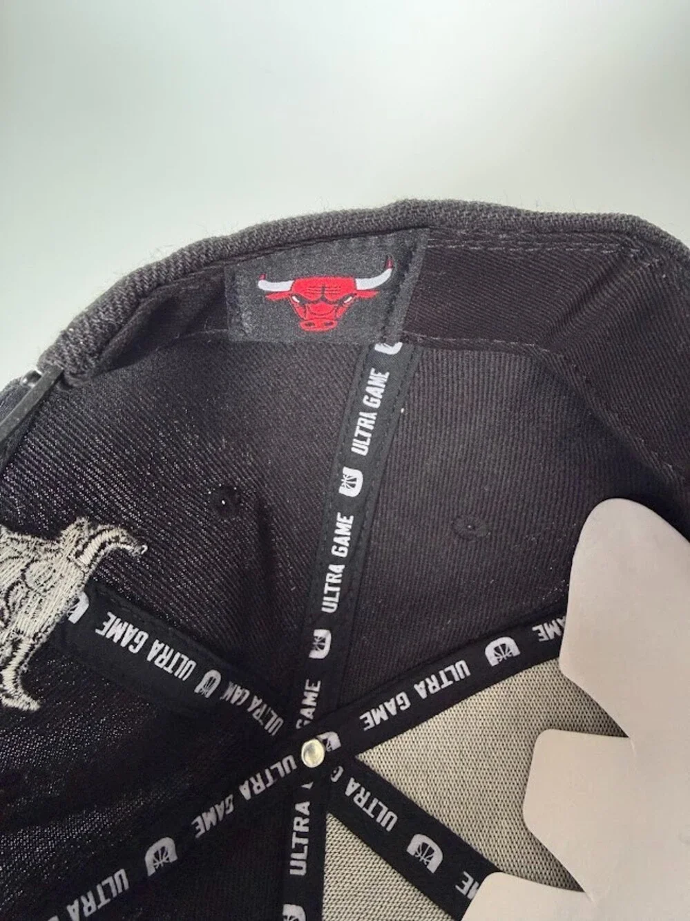 Ultra Game NBA Chicago Bulls Blackout Twill Snapback Hat Cap VGMC046F NWT OSFM