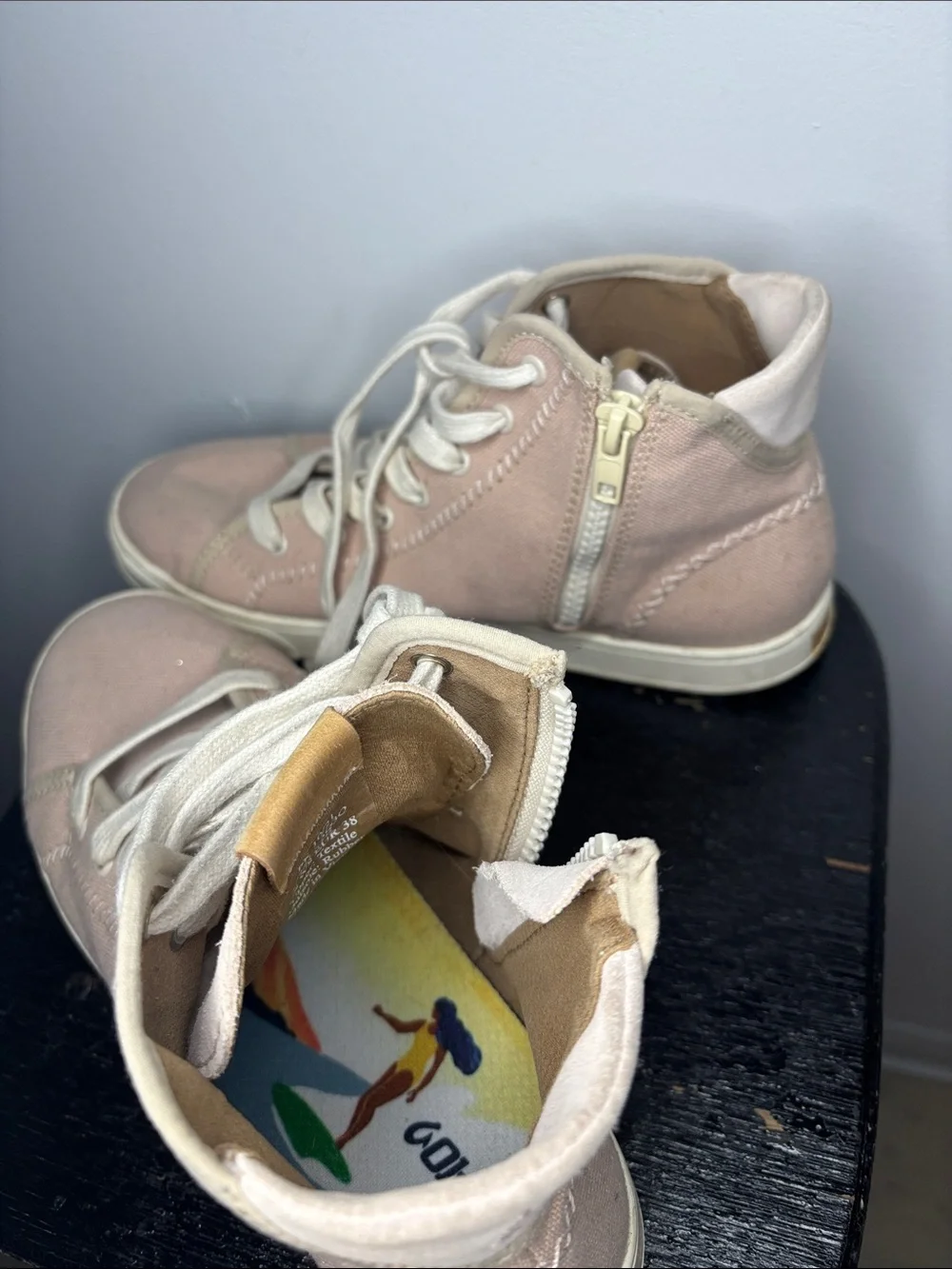 OluKai casual high