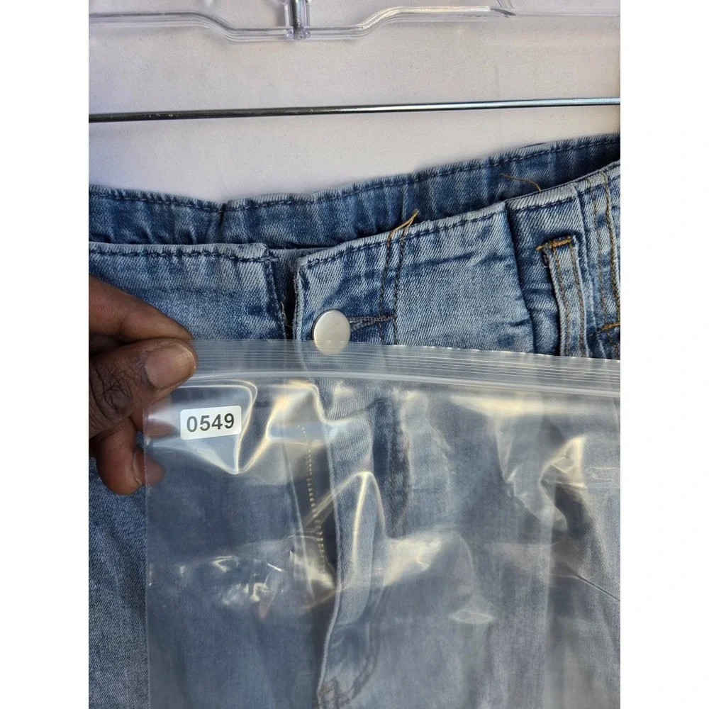 Aaron & Amber light wash