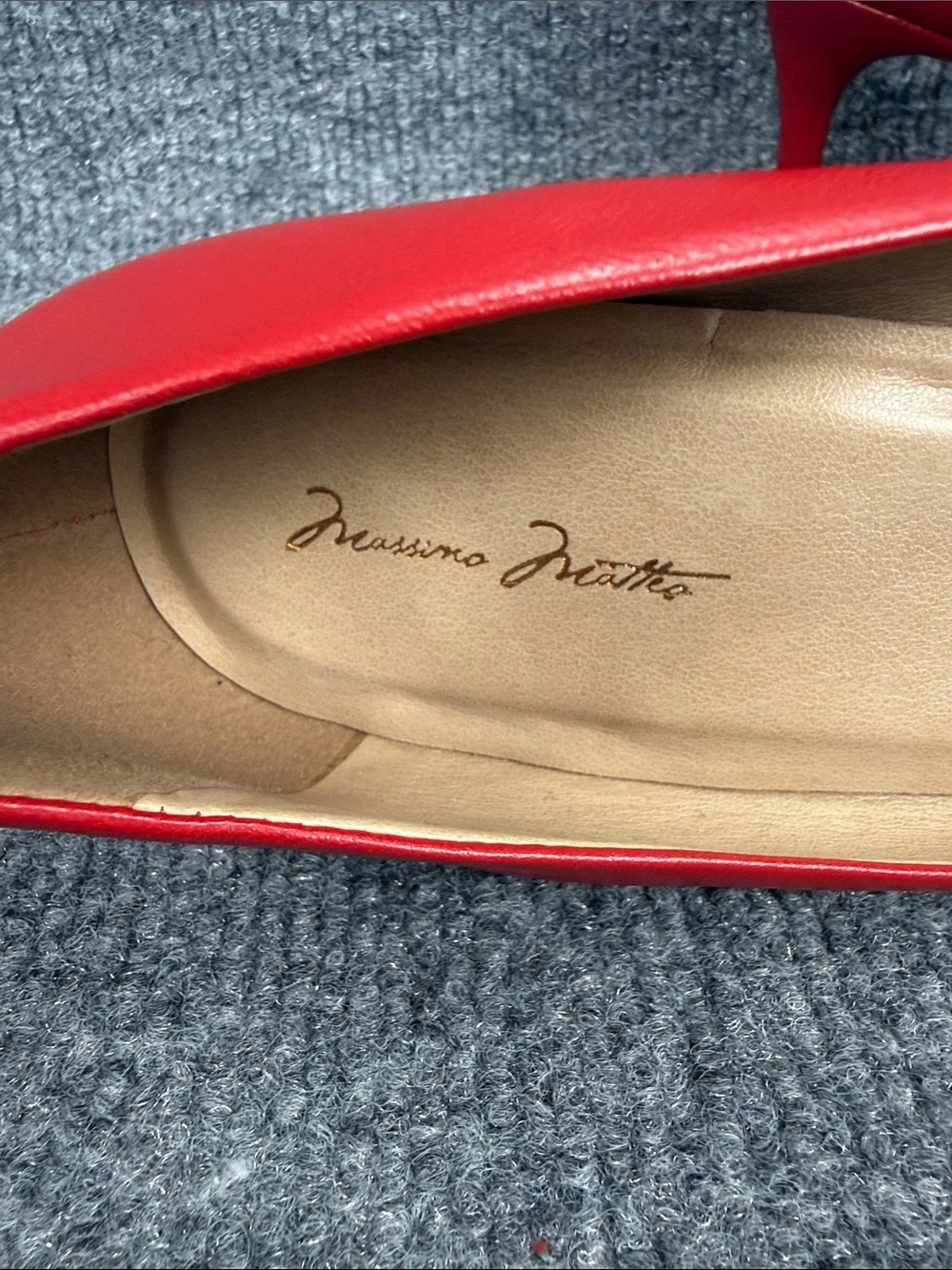 Massimo Matteo Red Pointed-Toe Pump 2.5 Kitten Heel Size 7M