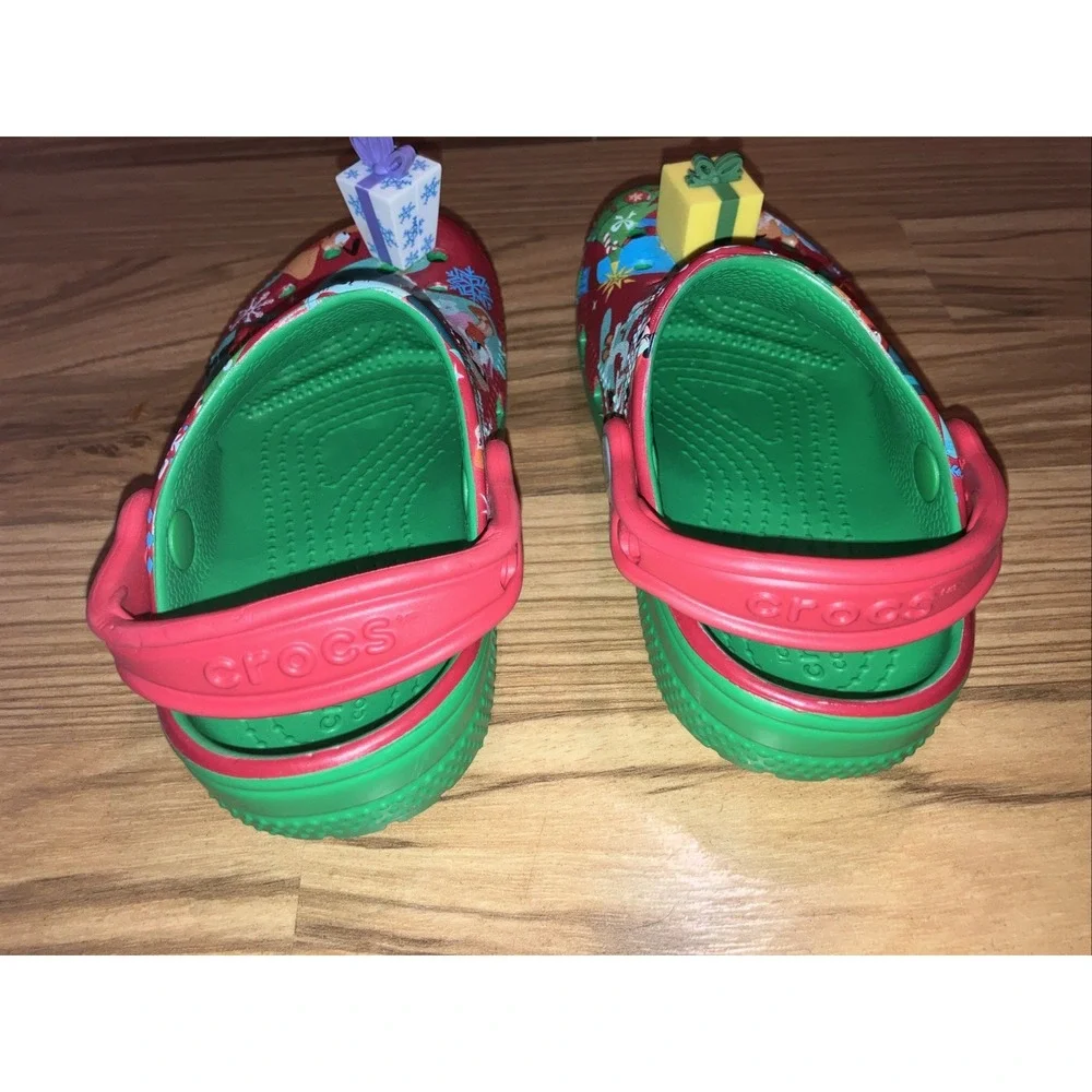 Disney Parks 2023 Christmas Crocs Holiday Presents Mickey & Friends Child‎ 9