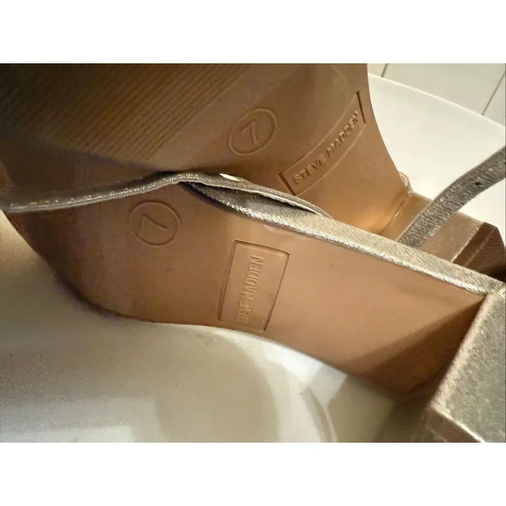Steve Madden Women's Jcarrson Ankle Strap Block Heel Sandals Gold Mesh Size 7M