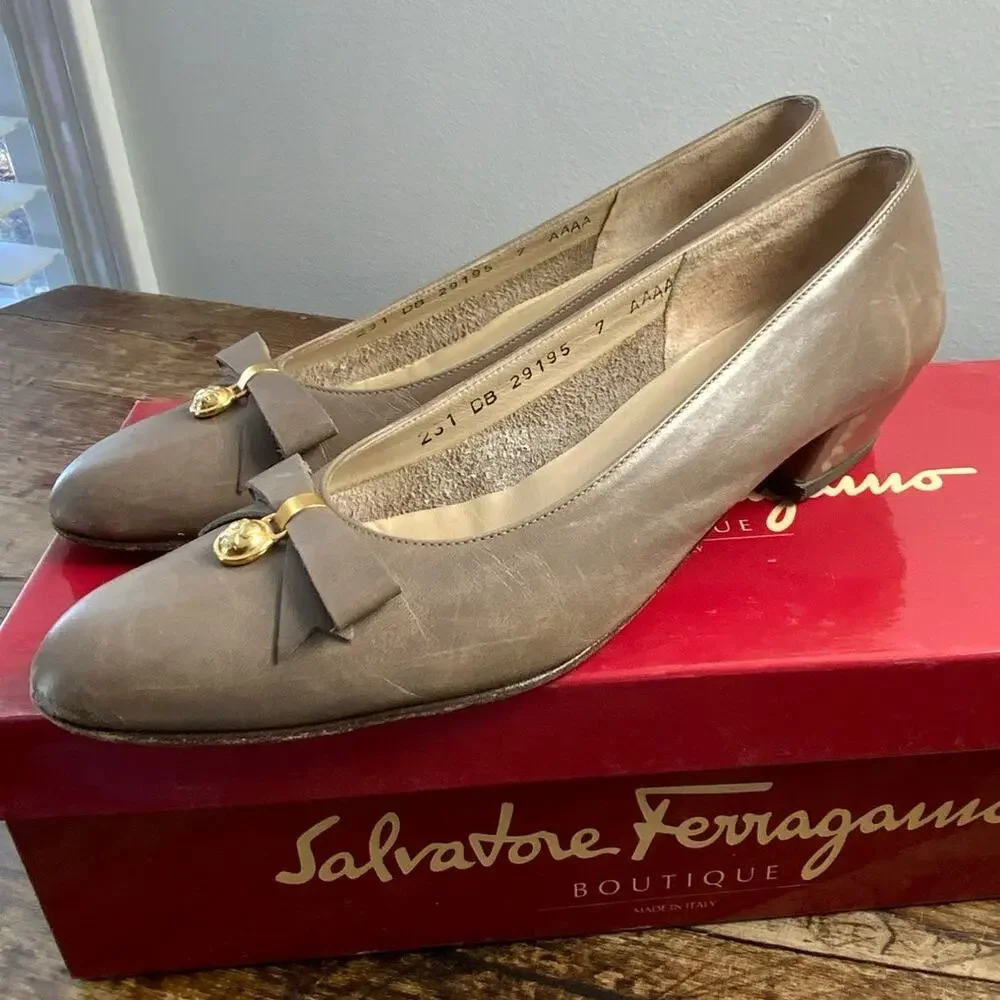 Salvatore Ferragamo Tan leather pumps‎ size 7AAAA