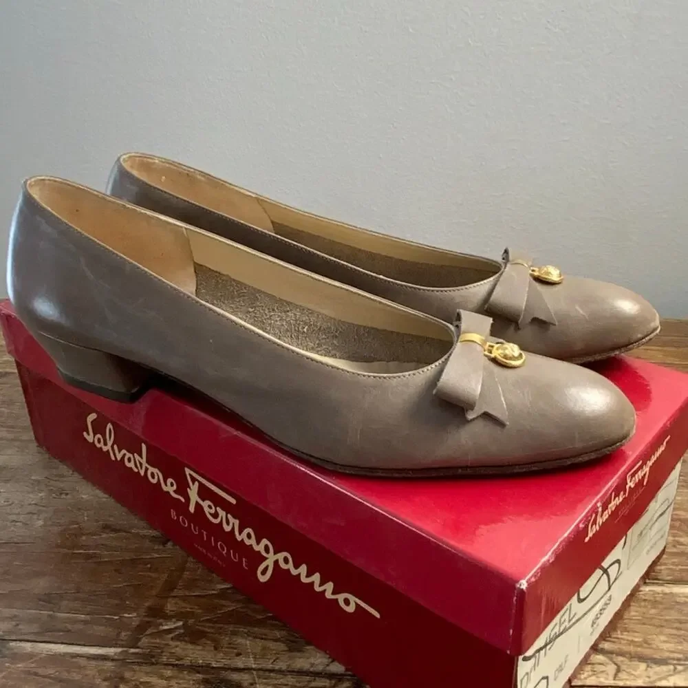 Salvatore Ferragamo Tan leather pumps‎ size 7AAAA