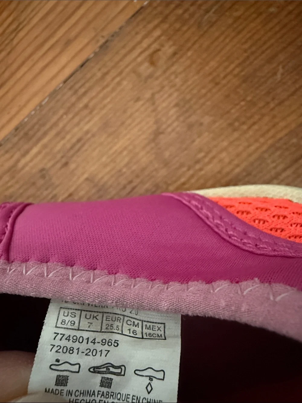 Speedo lightweight water